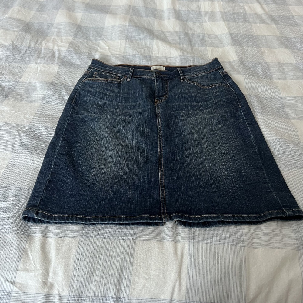 Levi's Red Tab Dark Blue Denim Jean Skirt Unique Design Size 6 Back Slit